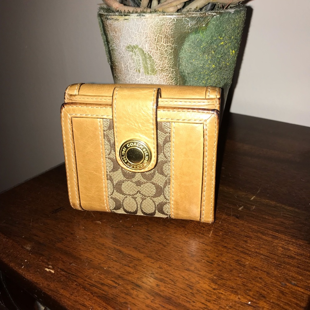 Small Coach logo wallet
